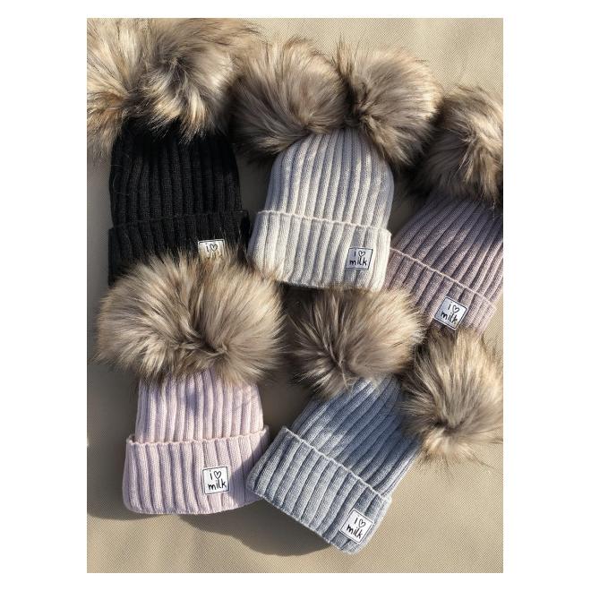 Zimní šedá čepice I LOVE MILK s bambulkami