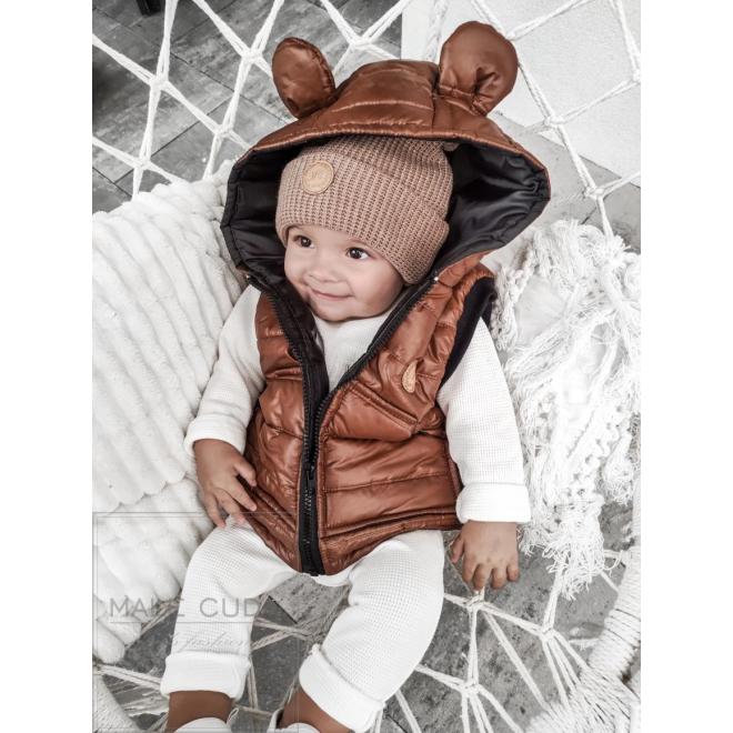 Dětská vesta s kapsami v karamelové barvě