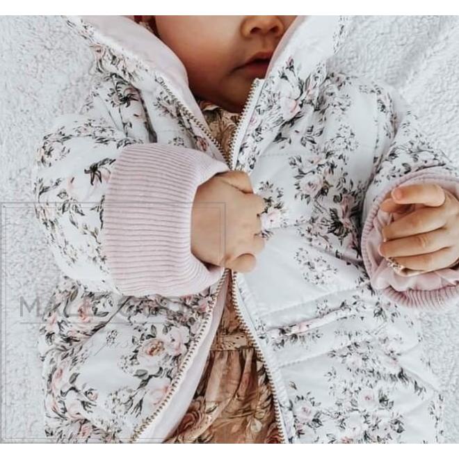 Bílá přechodná bundička s malými růžičkami