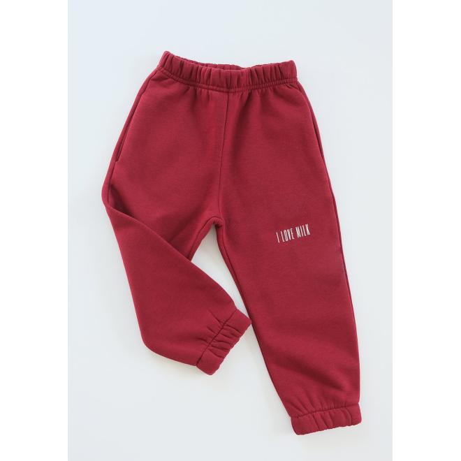 Červená souprava s logem I LOVE MILK